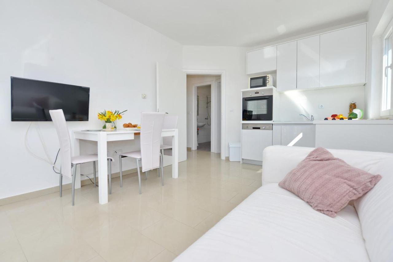 Apartments Verita Pakoštane Exterior foto
