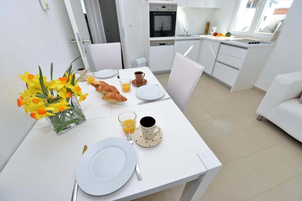 Apartments Verita Pakoštane Exterior foto