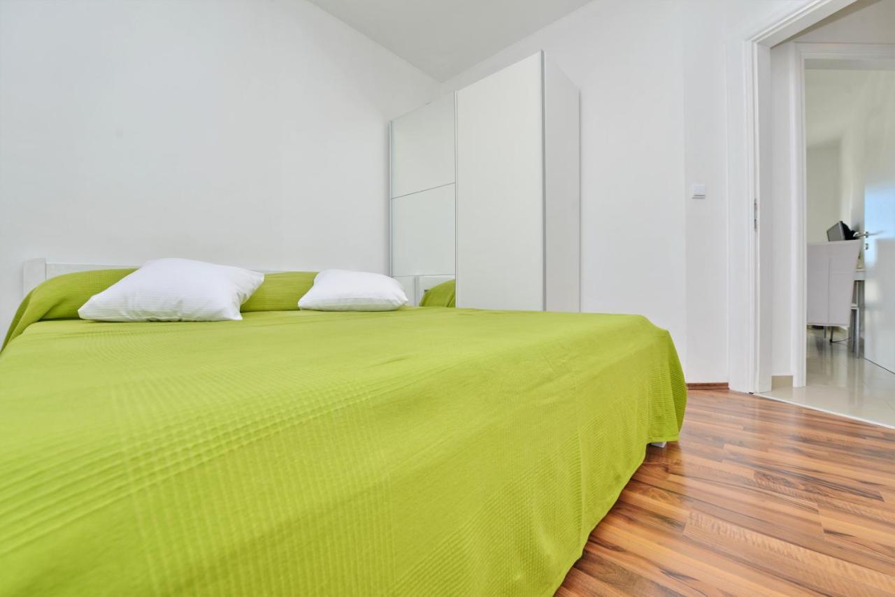 Apartments Verita Pakoštane Exterior foto