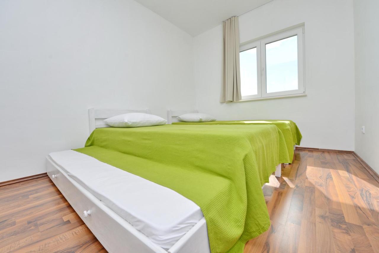 Apartments Verita Pakoštane Exterior foto