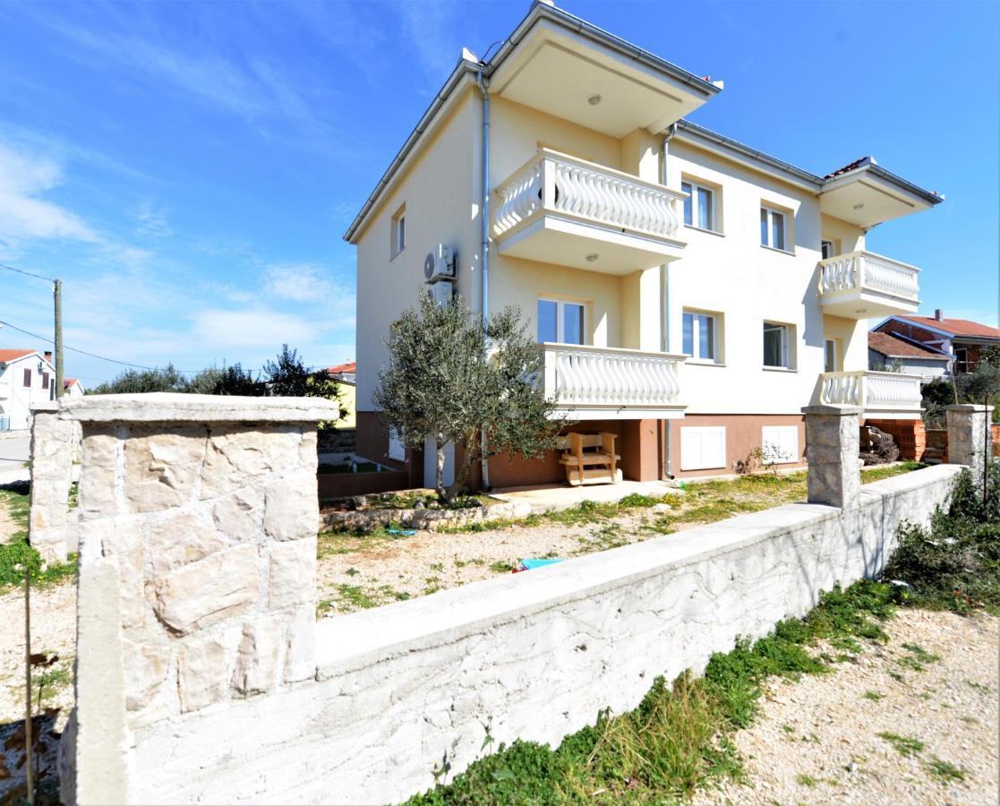Apartments Verita Pakoštane Exterior foto