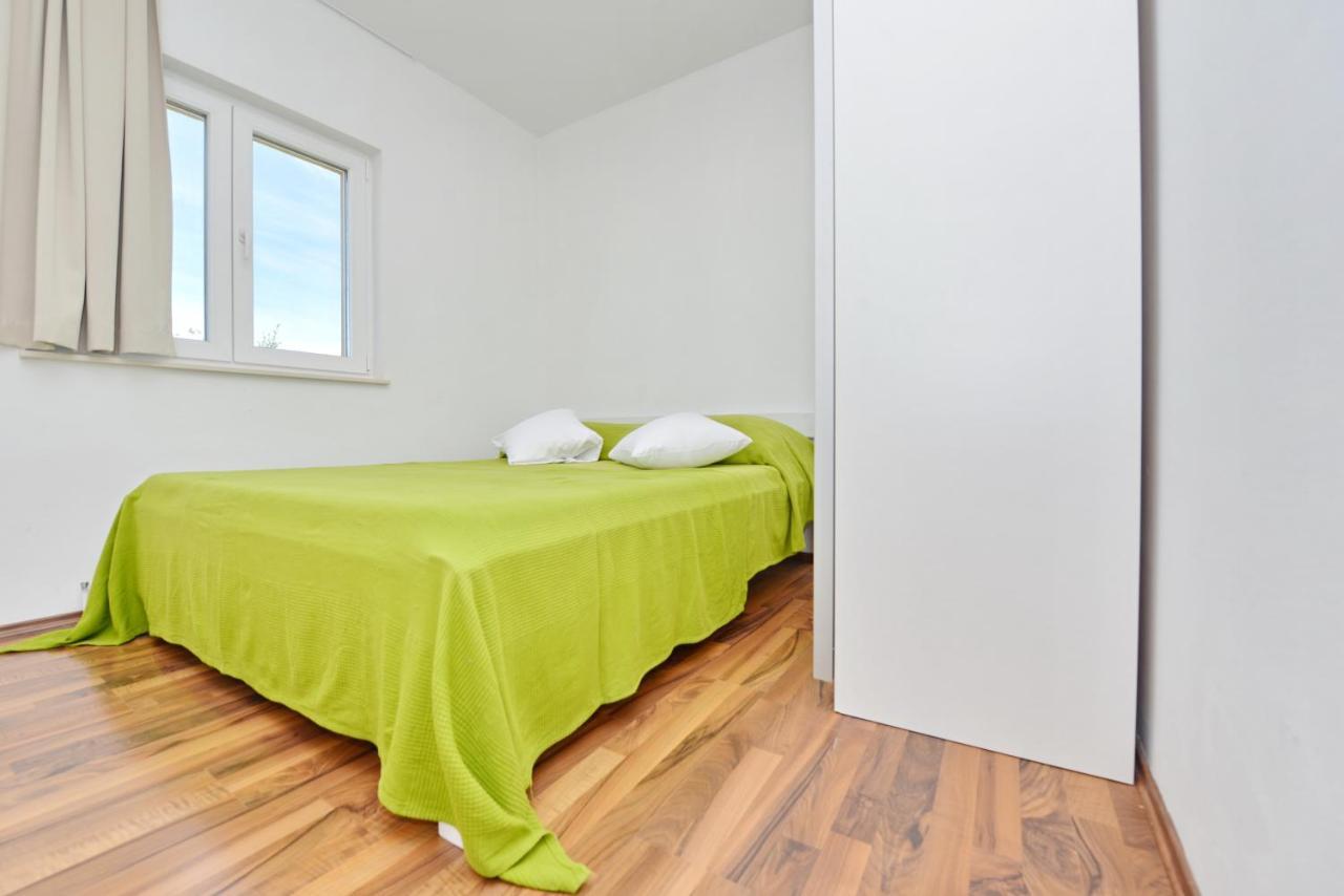 Apartments Verita Pakoštane Exterior foto