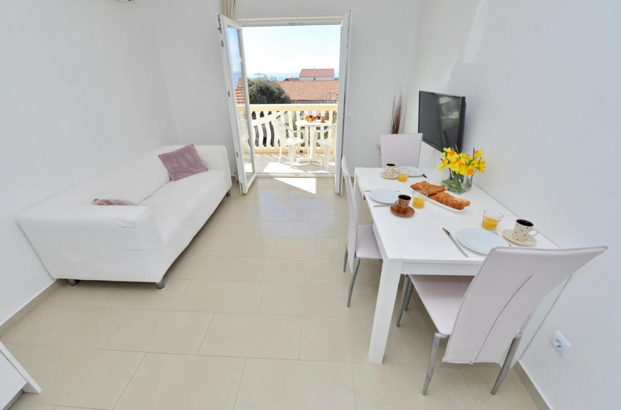 Apartments Verita Pakoštane Exterior foto