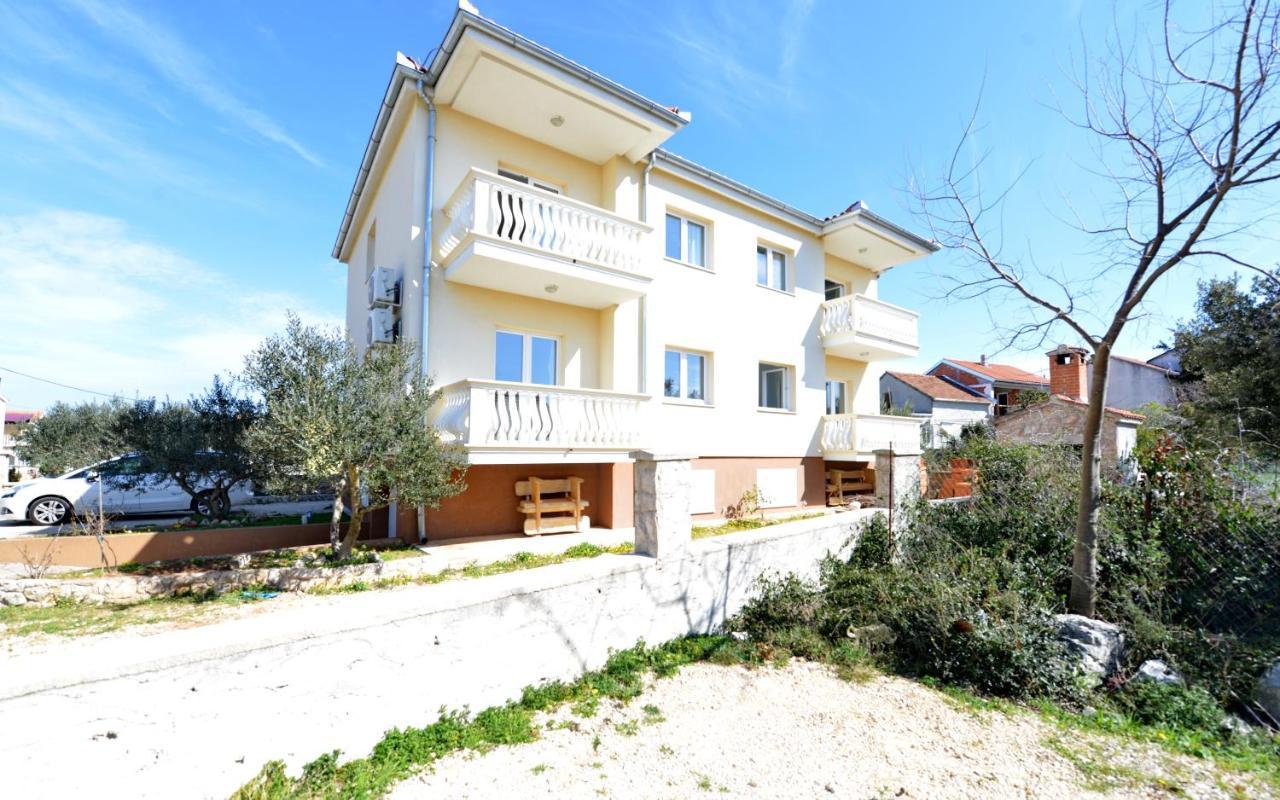 Apartments Verita Pakoštane Exterior foto