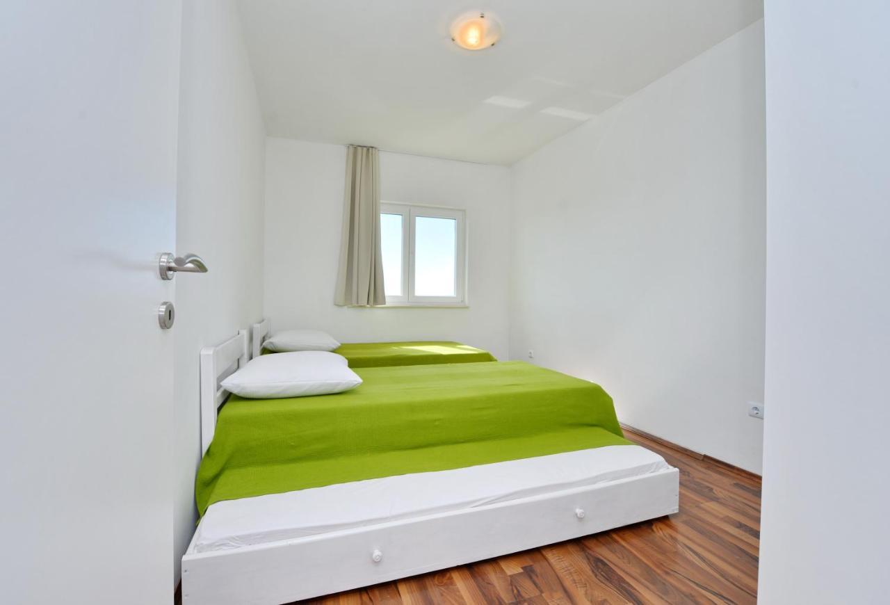 Apartments Verita Pakoštane Exterior foto
